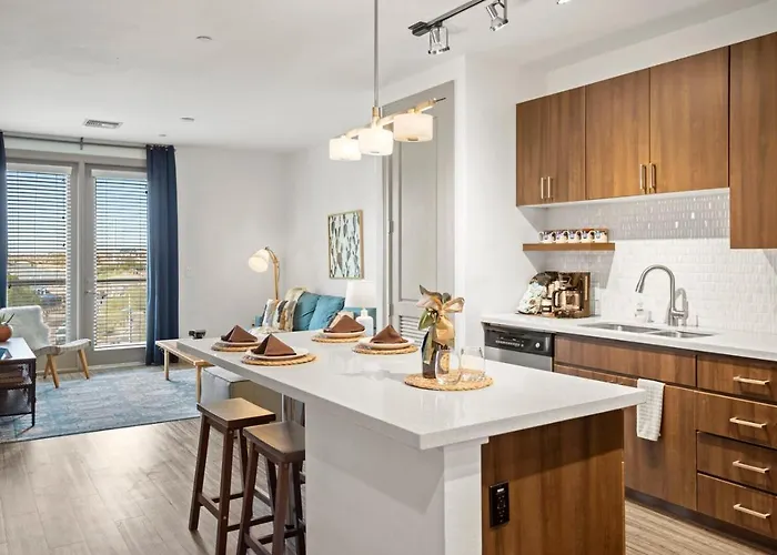 Modern Town Penthouse By Cozysuites Apartment