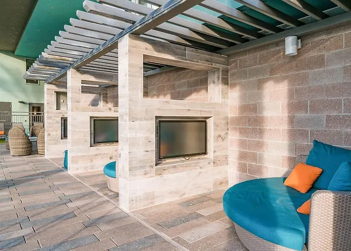 Modern Town Penthouse By Cozysuites Tempe